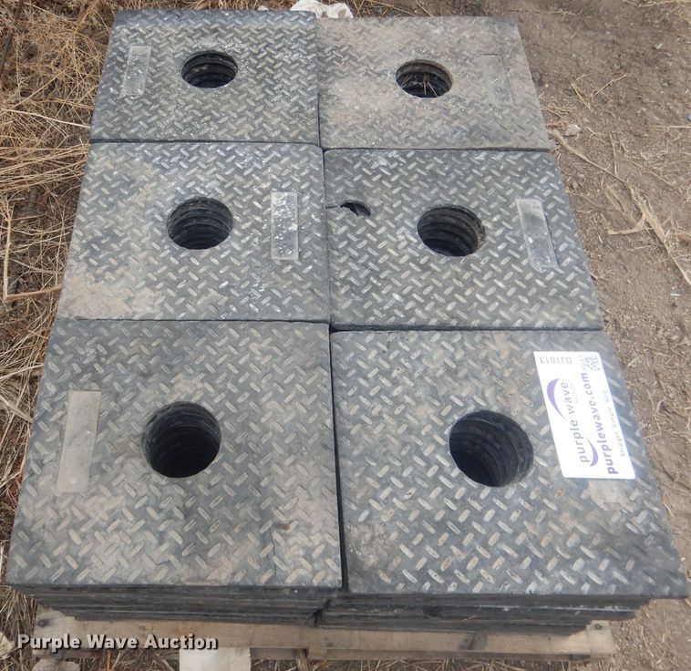 image for item DJ7013 Approximately 166 traffic cone weights