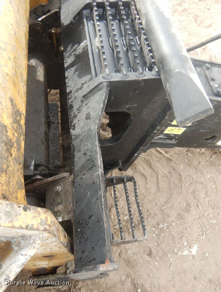 image for item DJ7016 Caterpillar B8  skid steer breaker