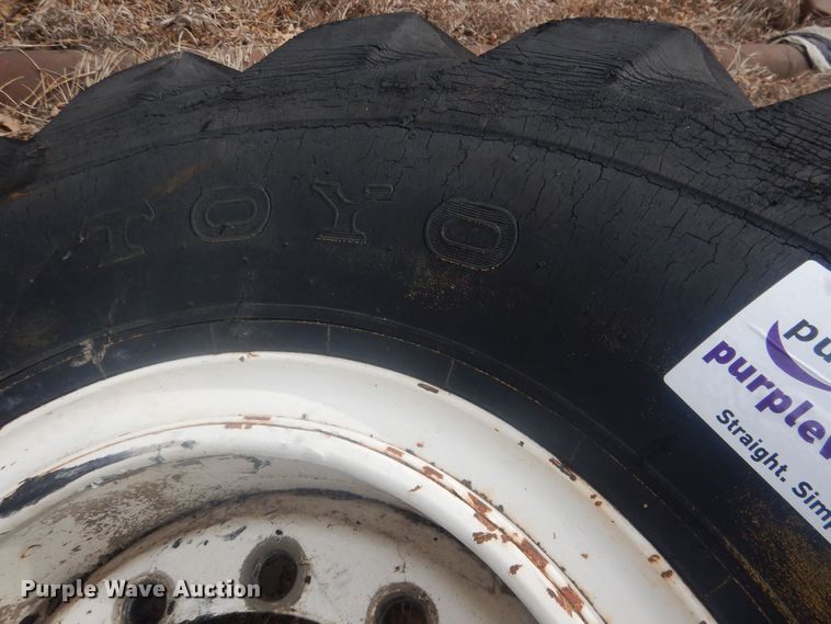 image for item DJ7022 (4) Toyo 16.00-24 tires and wheels