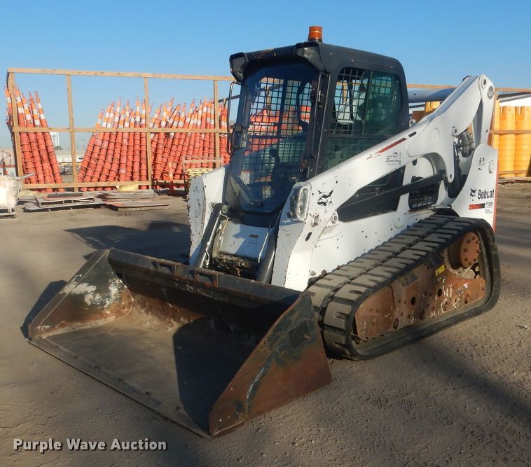 image for item DJ7023 2014 Bobcat T750  skid steer loader