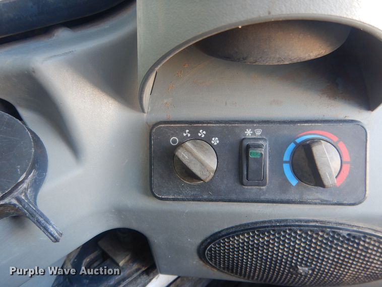 image for item DJ7023 2014 Bobcat T750  skid steer loader