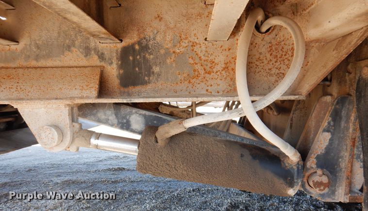 image for item DK5200 1999 Ledwell HT48102  drop deck trailer