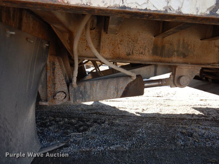 image for item DK5200 1999 Ledwell HT48102  drop deck trailer