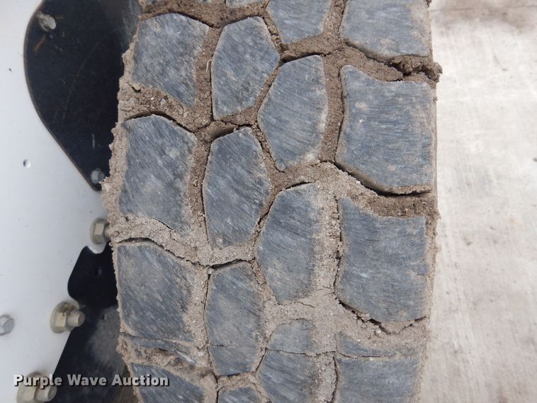 image for item DK5201 2016 Bobcat S750  skid steer loader