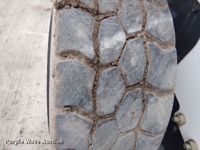 image for item DK5201 2016 Bobcat S750  skid steer loader