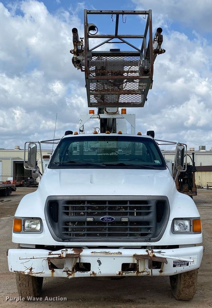 image for item DL7138 2000 Ford F650 Super Duty  bucket truck