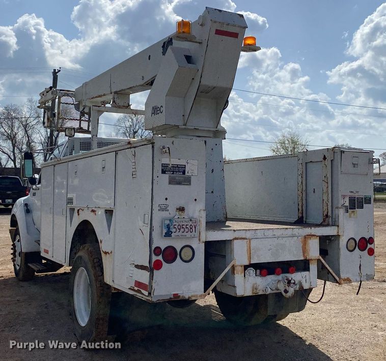 image for item DL7138 2000 Ford F650 Super Duty  bucket truck
