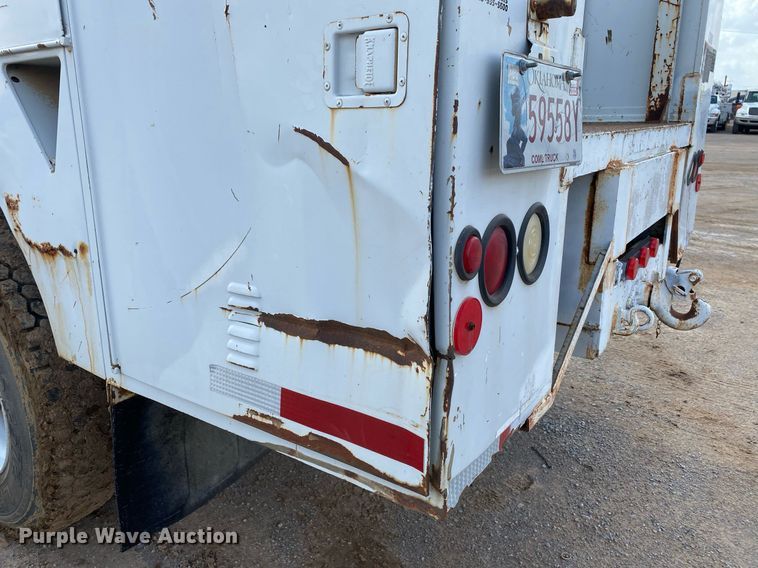 image for item DL7138 2000 Ford F650 Super Duty  bucket truck