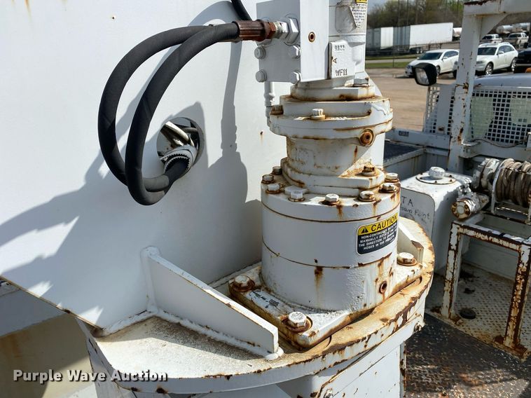 image for item DL7138 2000 Ford F650 Super Duty  bucket truck