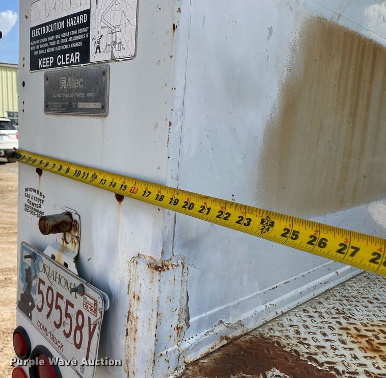 image for item DL7138 2000 Ford F650 Super Duty  bucket truck