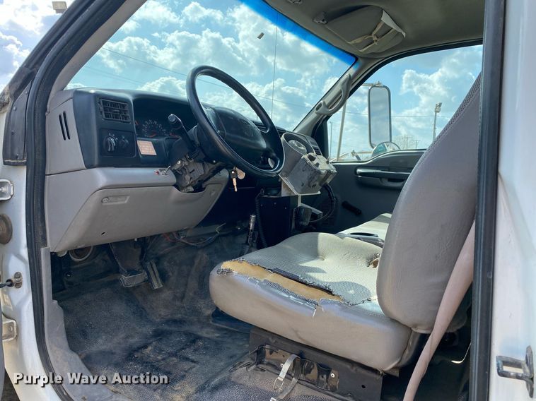 image for item DL7138 2000 Ford F650 Super Duty  bucket truck