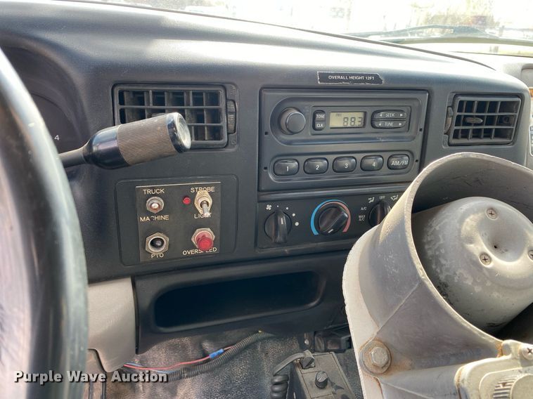 image for item DL7138 2000 Ford F650 Super Duty  bucket truck