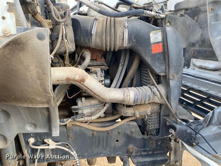 image for item DL7138 2000 Ford F650 Super Duty  bucket truck