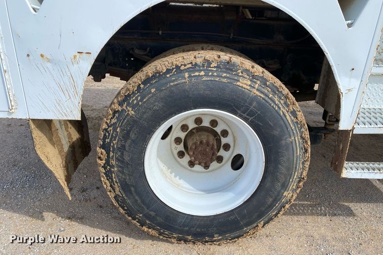 image for item DL7138 2000 Ford F650 Super Duty  bucket truck