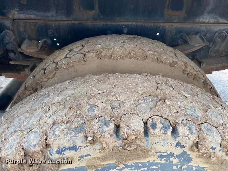 image for item DL7138 2000 Ford F650 Super Duty  bucket truck