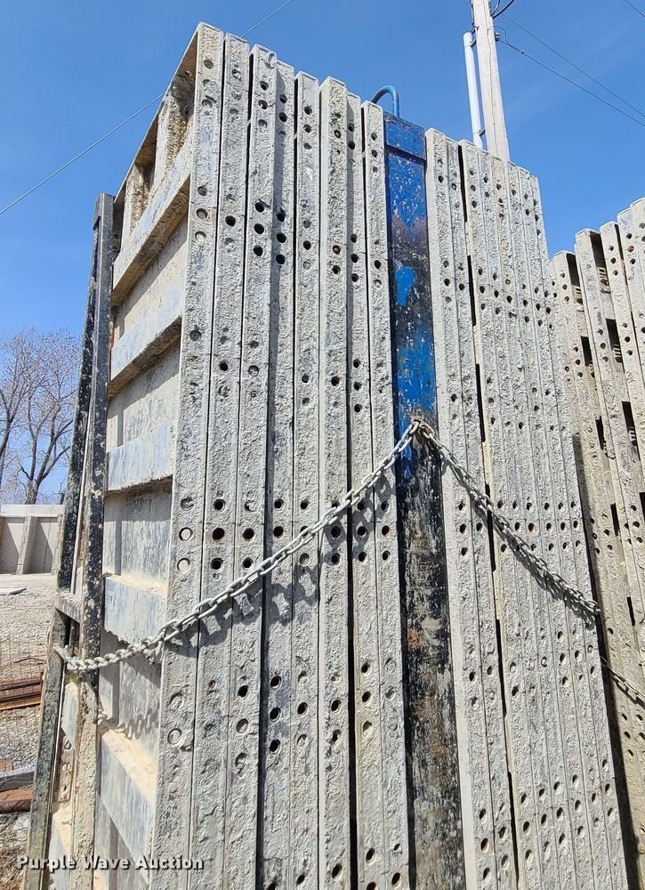 image for item DM4932 (6) cages of Badger aluminum concrete forms