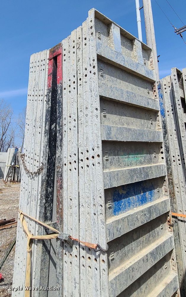 image for item DM4932 (6) cages of Badger aluminum concrete forms