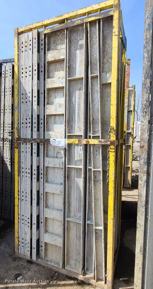 (3) cages of Badger aluminum concrete forms in Kansas City, MO Item