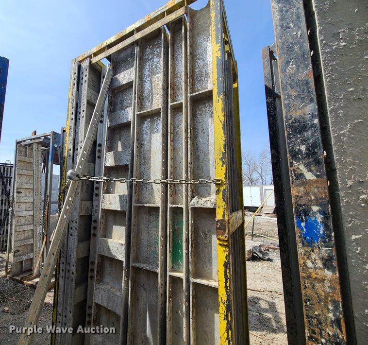 image for item DM4934 (3) cages of Badger aluminum concrete forms