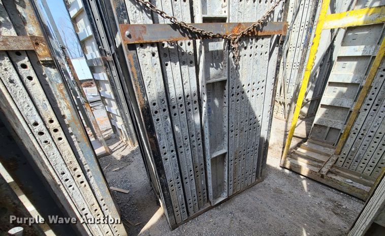 image for item DM4935 (4) cages of Badger aluminum concrete forms