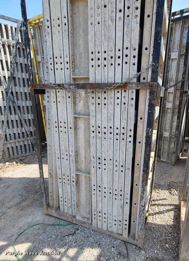 (4) cages of Badger aluminum concrete forms in Kansas City, MO Item