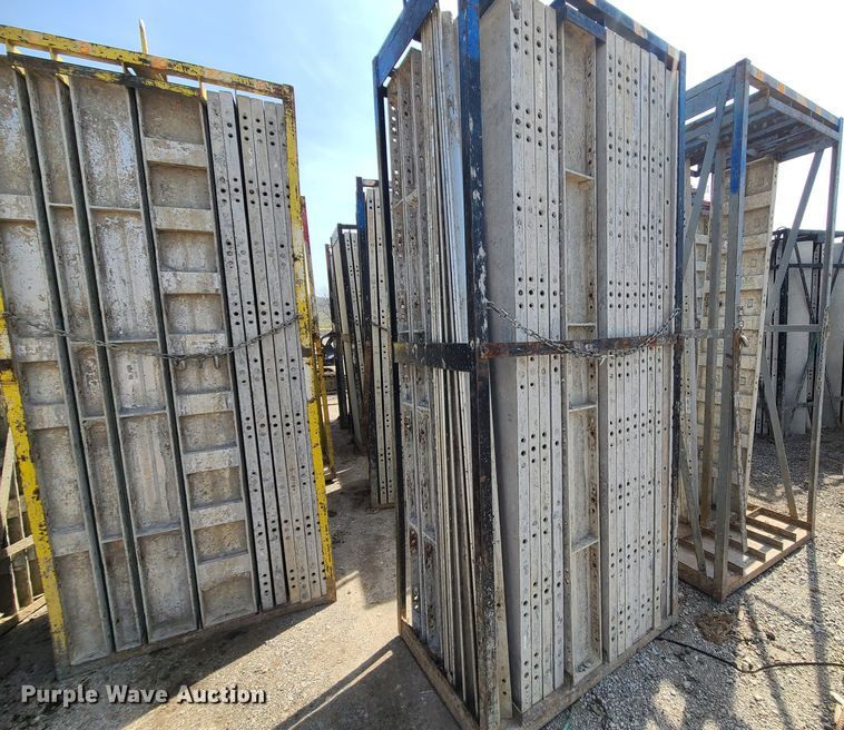(4) cages of Badger aluminum concrete forms in Kansas City, MO Item
