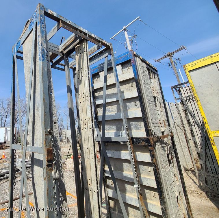 image for item DM4936 (4) cages of Badger aluminum concrete forms