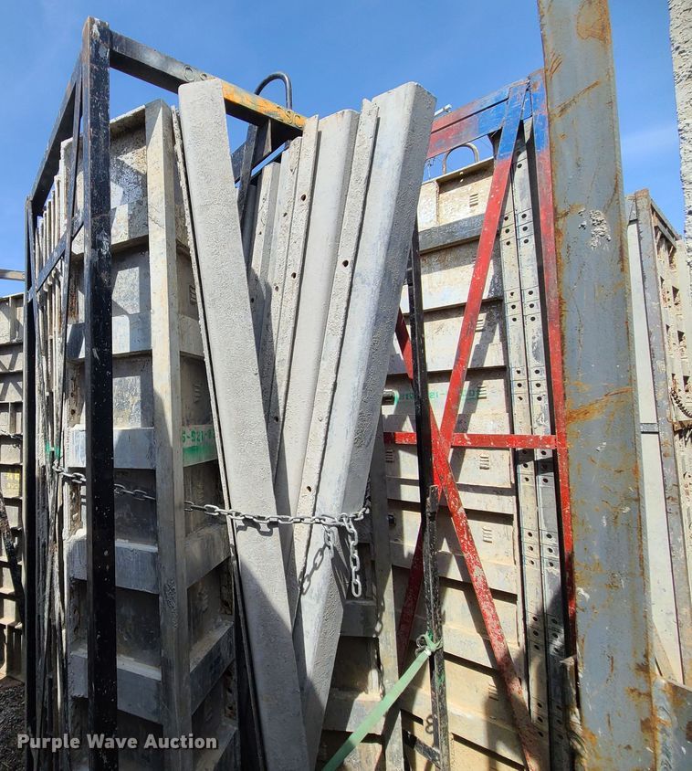 image for item DM4938 (6) cages of Badger aluminum concrete forms