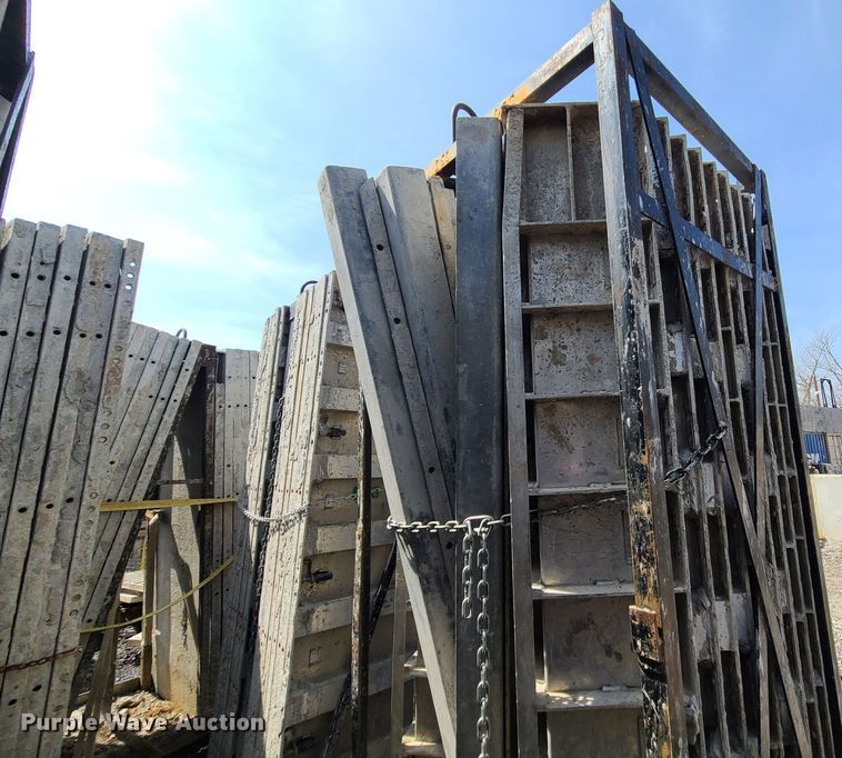 image for item DM4938 (6) cages of Badger aluminum concrete forms