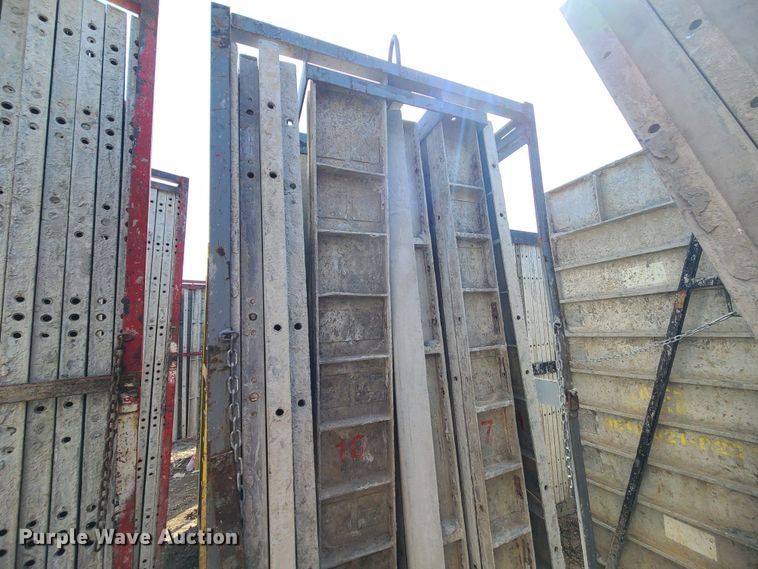 image for item DM4938 (6) cages of Badger aluminum concrete forms