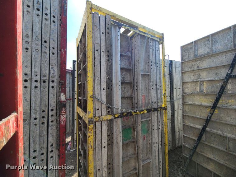 image for item DM4938 (6) cages of Badger aluminum concrete forms