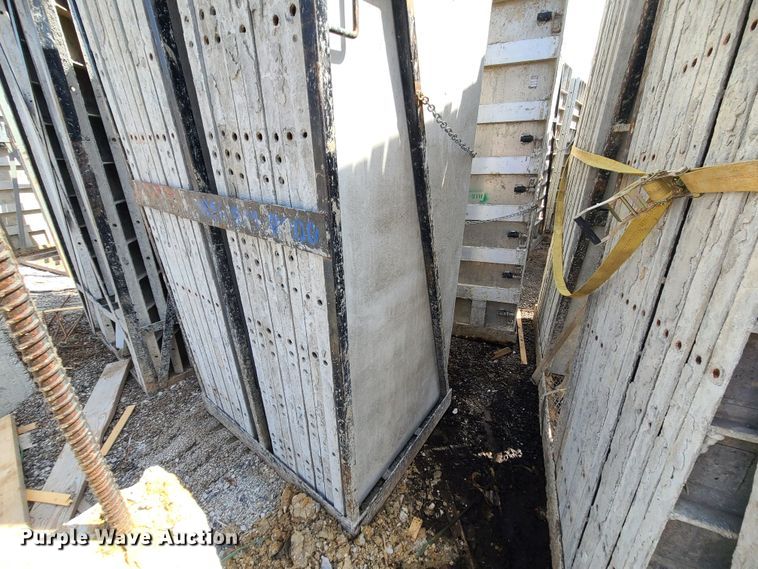 image for item DM4939 Approximately 128 Badger aluminum concrete forms