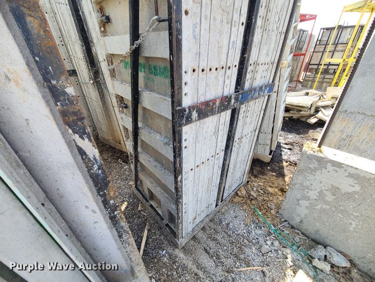 image for item DM4939 Approximately 128 Badger aluminum concrete forms