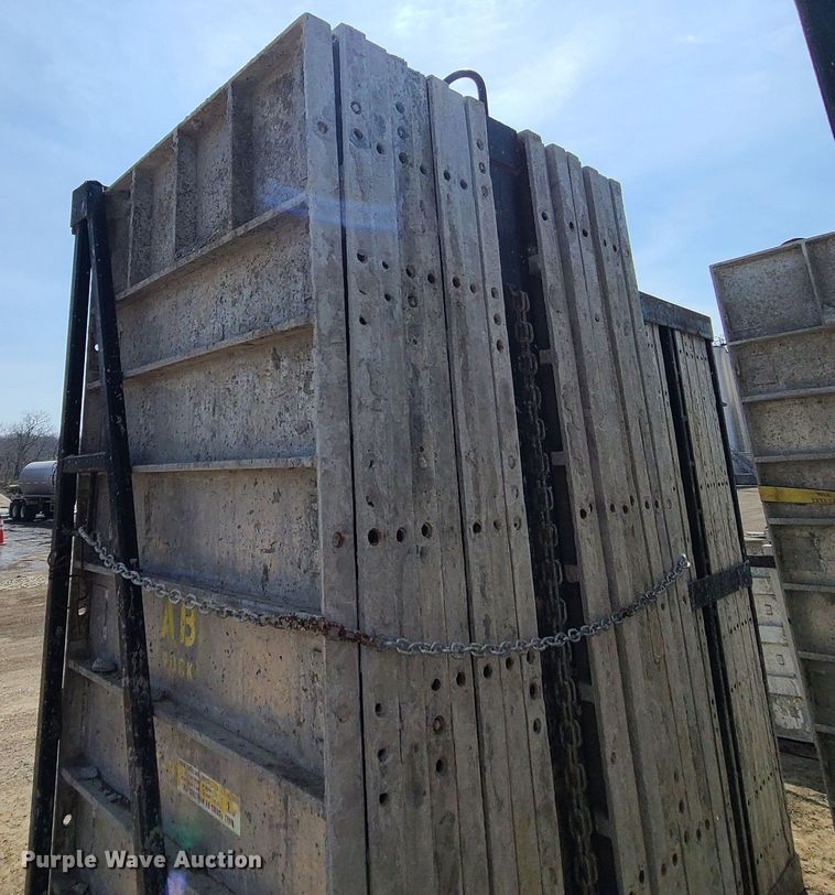 image for item DM4939 Approximately 128 Badger aluminum concrete forms