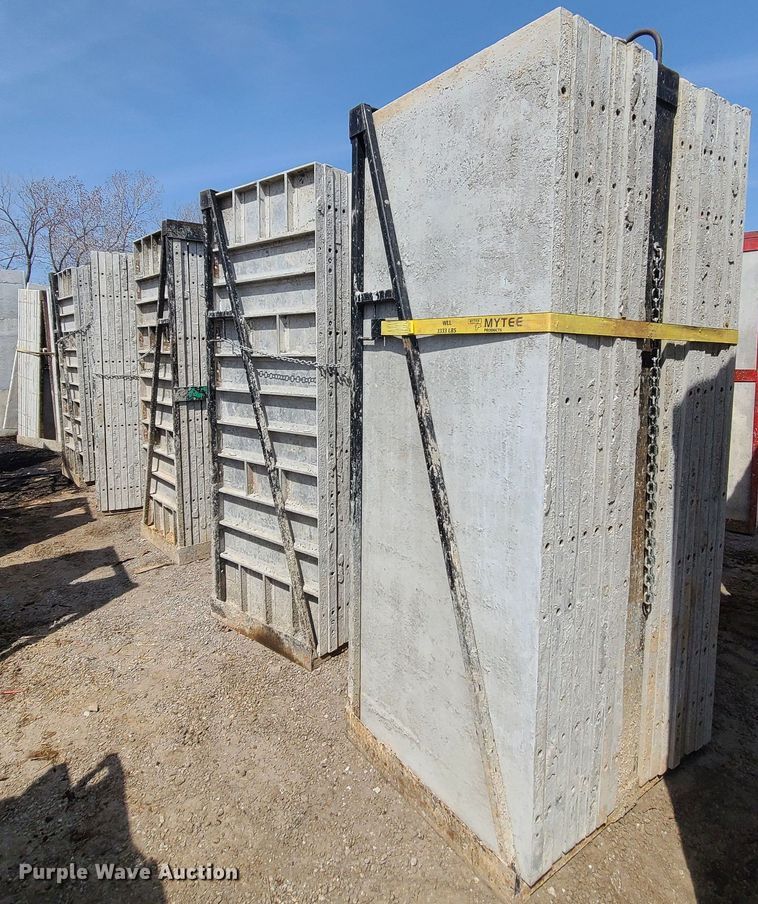 image for item DM4940 Approximately 62 Badger aluminum concrete forms