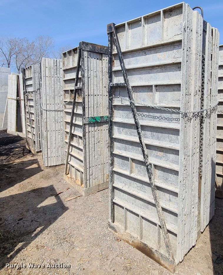 image for item DM4940 Approximately 62 Badger aluminum concrete forms
