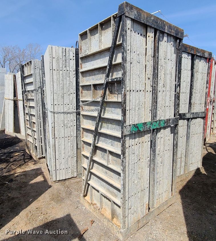 image for item DM4940 Approximately 62 Badger aluminum concrete forms
