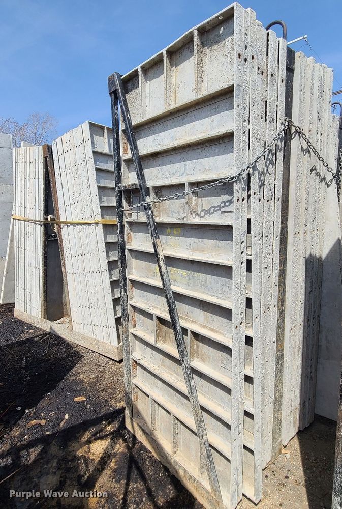 image for item DM4940 Approximately 62 Badger aluminum concrete forms