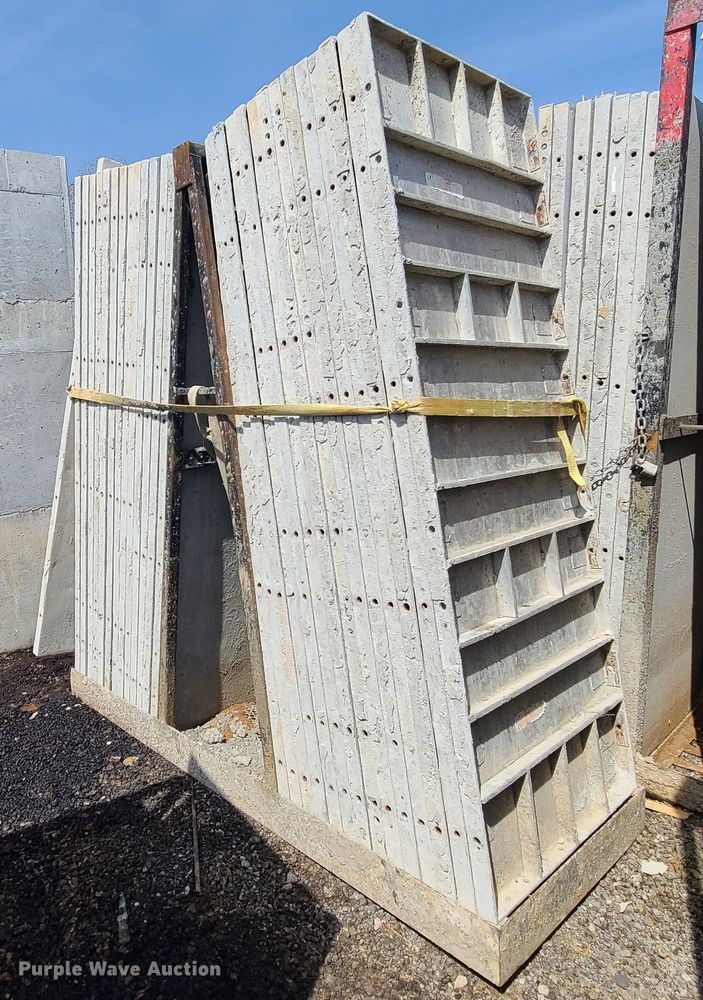 image for item DM4940 Approximately 62 Badger aluminum concrete forms