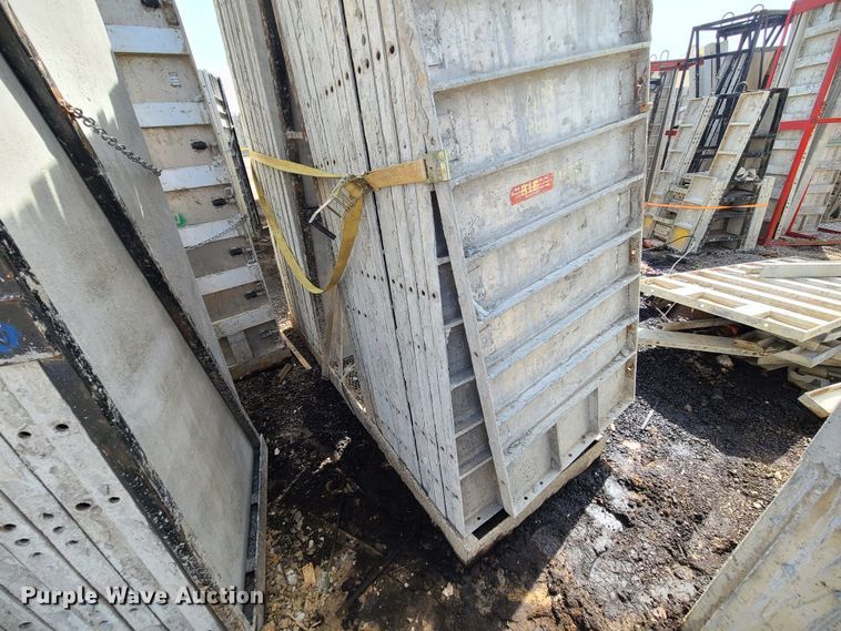 image for item DM4940 Approximately 62 Badger aluminum concrete forms