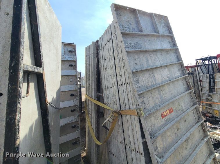image for item DM4940 Approximately 62 Badger aluminum concrete forms
