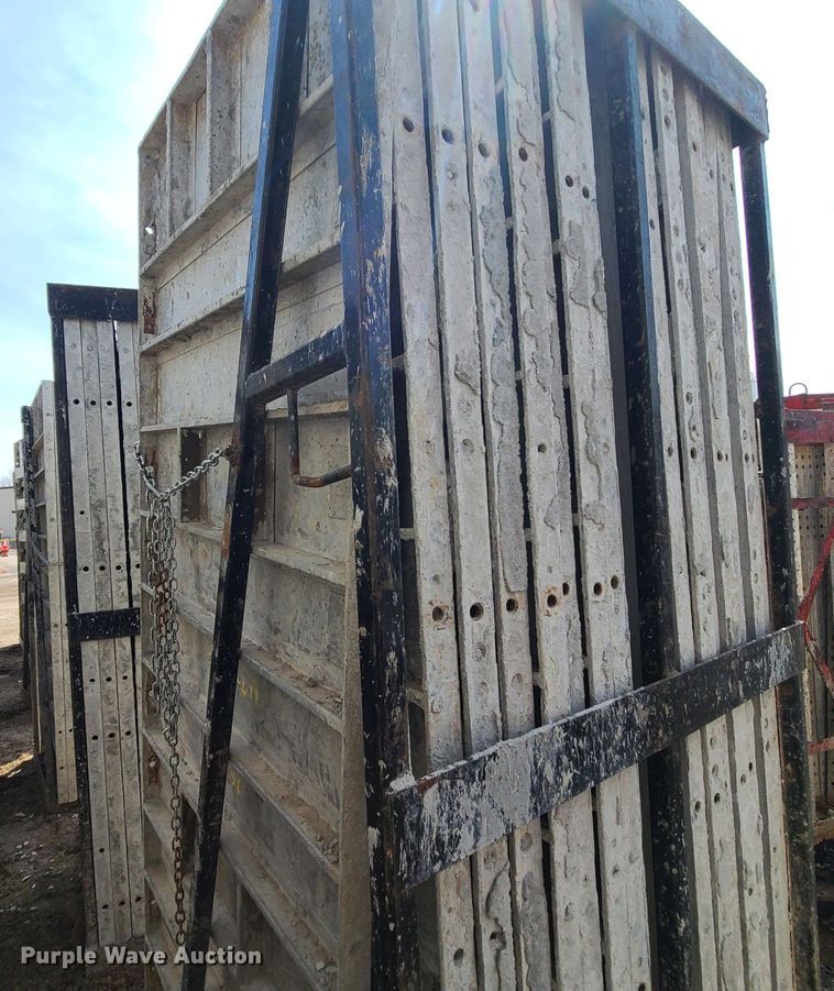 image for item DM4940 Approximately 62 Badger aluminum concrete forms