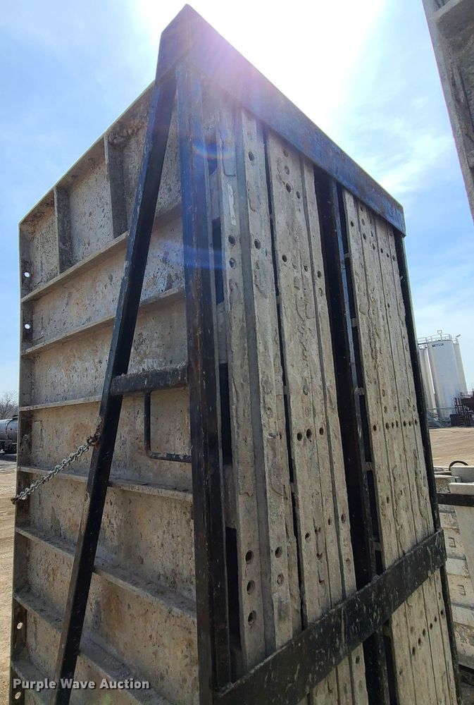 image for item DM4940 Approximately 62 Badger aluminum concrete forms