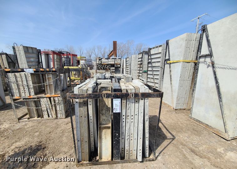 image for item DM4941 (6) cages of Badger aluminum concrete forms