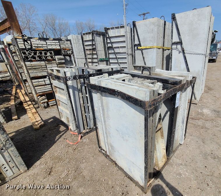 image for item DM4941 (6) cages of Badger aluminum concrete forms
