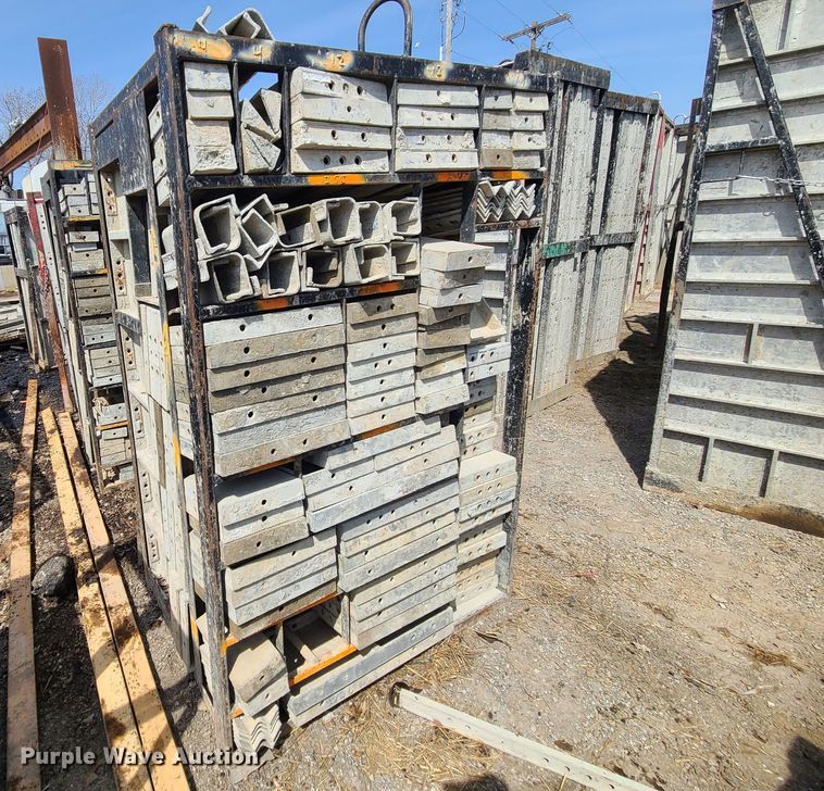 image for item DM4941 (6) cages of Badger aluminum concrete forms