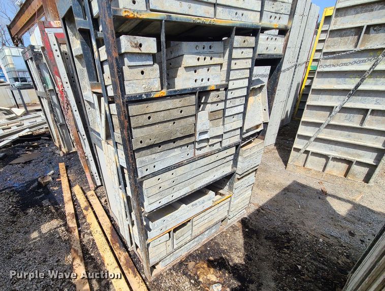 image for item DM4941 (6) cages of Badger aluminum concrete forms