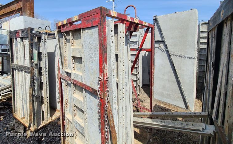 image for item DM4941 (6) cages of Badger aluminum concrete forms