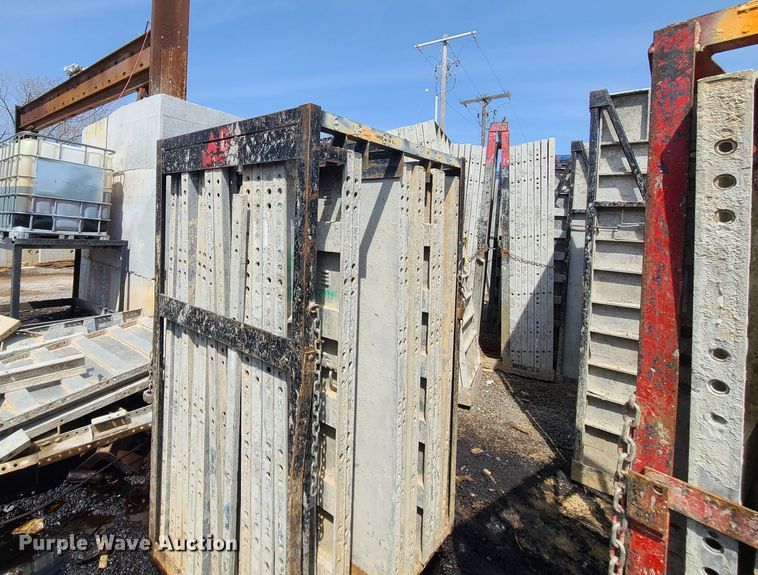 image for item DM4941 (6) cages of Badger aluminum concrete forms