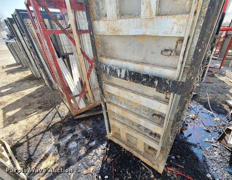 image for item DM4941 (6) cages of Badger aluminum concrete forms